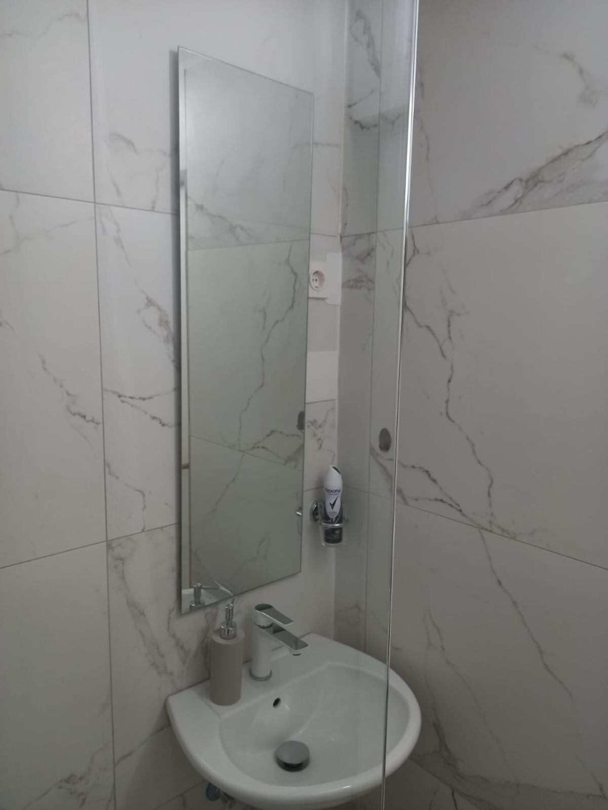 Apartmani 'Cvit' Karlobag Exterior photo